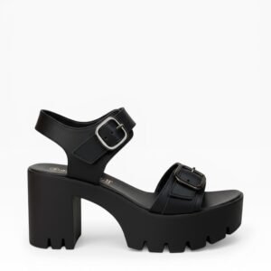 sandalia con plataforma con hebillas